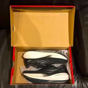 These shoes are brand new, size 8.5 and very great for running.